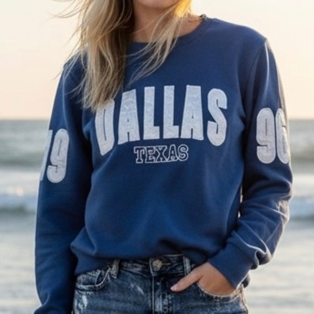 Dallas Texas Graphic Sweatshirt Blue Women Medium 1996 Vintage Retro Comfy Loung